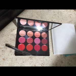 ISH lip palette